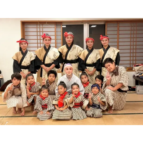 平敷屋門勇也琉舞道場の生徒たち 琉球舞踊の稽古風景