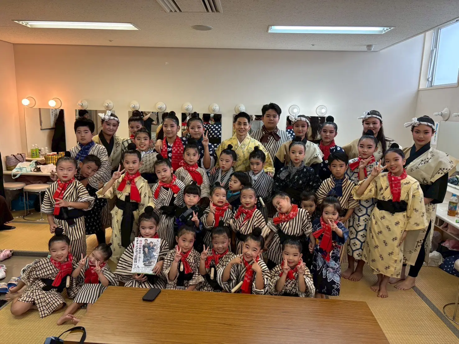 創作舞踊集団 結華 舞台のフィナーレを飾る集合写真